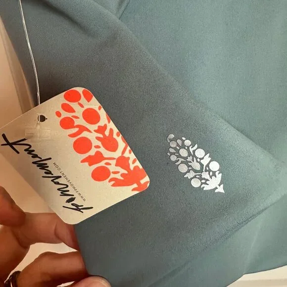 🔥 Free People Movement Open Back Crop Top - Slate Blue - Size M - NWT 💪💙 - Picture 8 of 9